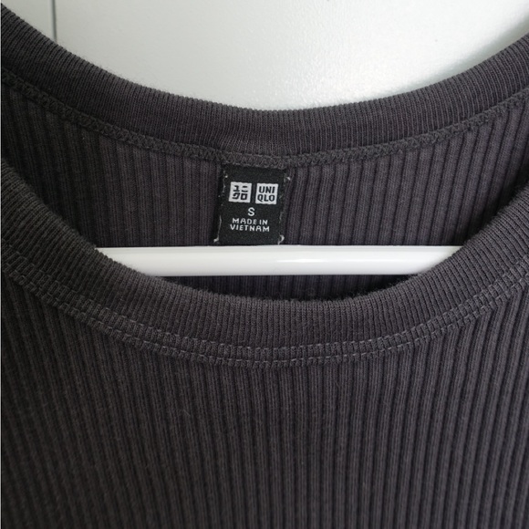 UNIQLO - Ribbed Racer Back Cropped Tank Top - Picture 4 of 6